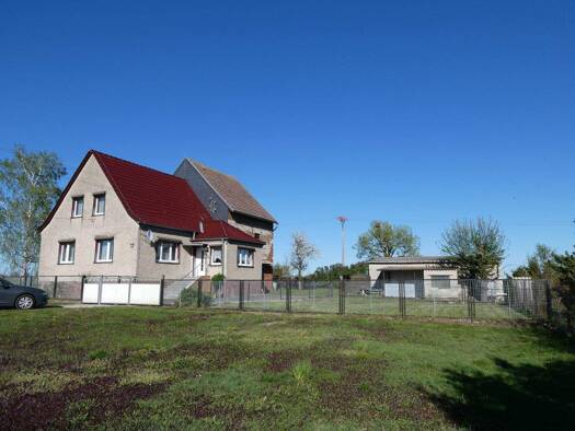 Einfamilienhaus zum Kauf 145.000 € 4 Zimmer 90 m² 3.496 m² Grundstück frei ab sofort Lebuser Chaussee 10 Frankfurt Frankfurt (Oder) 15234
