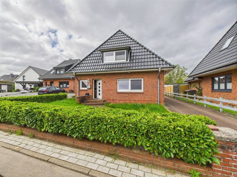 Einfamilienhaus zum Kauf 367.000 € 4 Zimmer 118 m² 802 m² Grundstück Dreimühlen Husum 25813