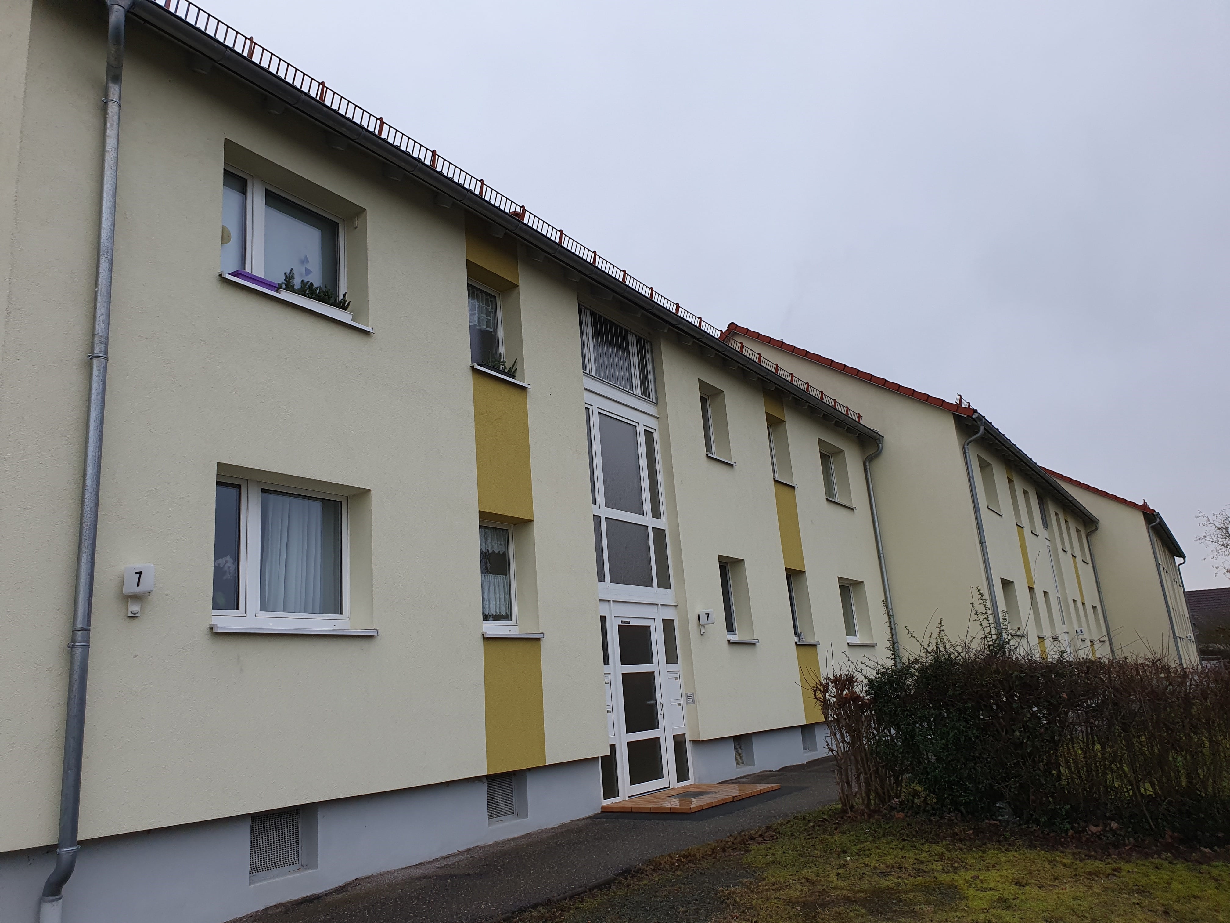 Wohnung zur Miete 449 € 4 Zimmer 76,1 m²<br/>Wohnfläche 1.<br/>Geschoss 01.04.2025<br/>Verfügbarkeit Ahornweg 5 Küps Küps 96328