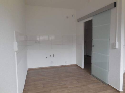 Wohnung zur Miete 369 € 3 Zimmer 56,7 m² 4. Geschoss Schützenstraße 15 Innenstadt Dessau-Roßlau 06842