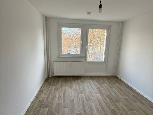 Wohnung zur Miete 270 € 2,5 Zimmer 47,5 m² Geschoss 2/7 frei ab sofort Zerbster Straße 43 Westliche Neustadt Halle (Saale) 06124
