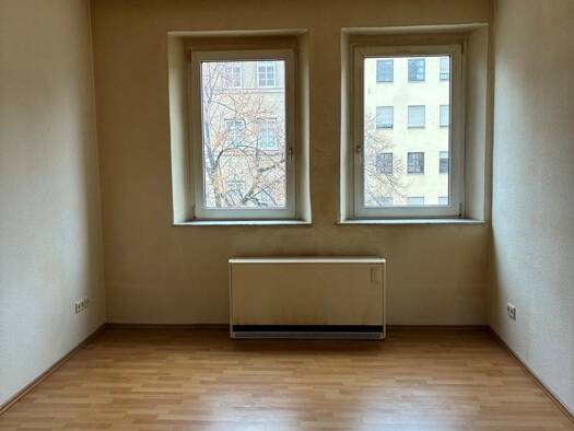 Wohnung zur Miete 605 € 2 Zimmer 51 m² frei ab sofort Lorenz Nürnberg 90402