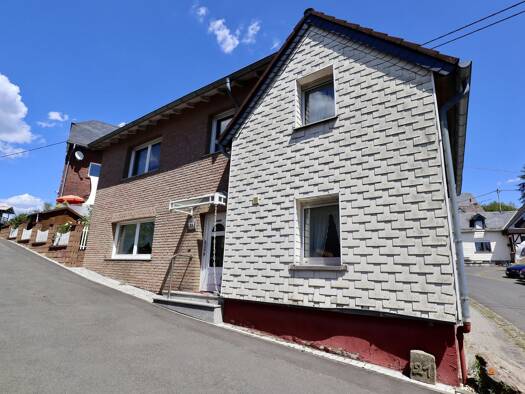 Einfamilienhaus zum Kauf 125.000 € 4 Zimmer 133 m² 200 m² Grundstück frei ab sofort Kaisersesch Kaisersesch 56759