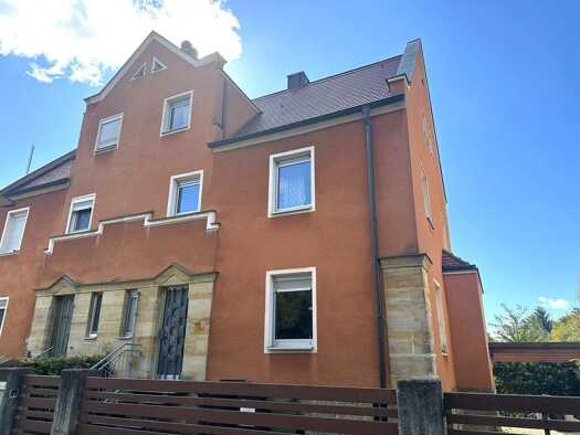 Doppelhaushälfte zum Kauf 320.000 € 4 Zimmer 124,8 m² 370 m² Grundstück Karolingerstraße 11 Forchheim Forchheim 91301