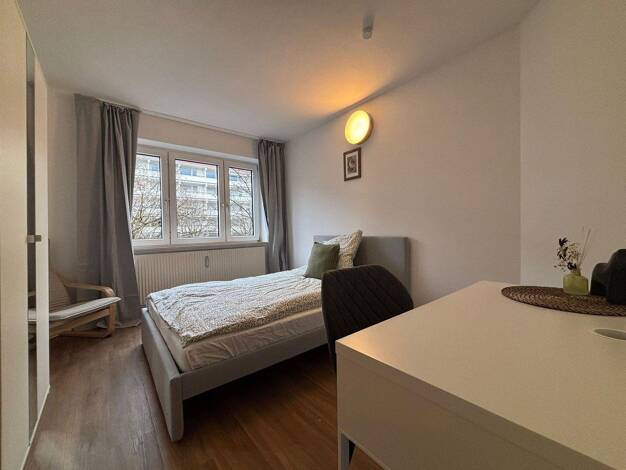 WG-Zimmer zur Miete auf Zeit 750 € 12,5 m² 2. Geschoss frei ab 01.01.2027 Lüneburger Straße 2 a Milbertshofen-Am Hart München 80809