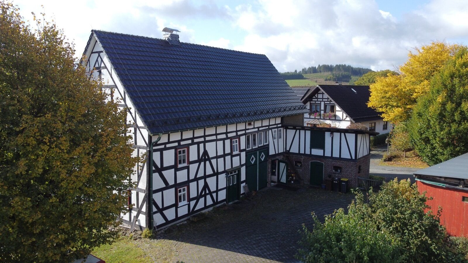 Bauernhaus zum Kauf 279.000 € 8 Zimmer 170 m²<br/>Wohnfläche 2.287 m²<br/>Grundstück Birkefehl Erndtebrück 57339