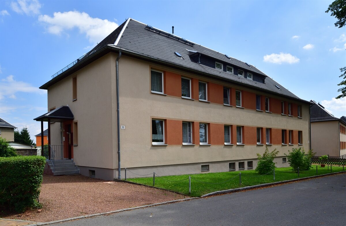 Wohnung zur Miete 305 € 2 Zimmer 43,5 m²<br/>Wohnfläche 16.12.2024<br/>Verfügbarkeit Goethestr. 14 Oelsnitz Oelsnitz 09376