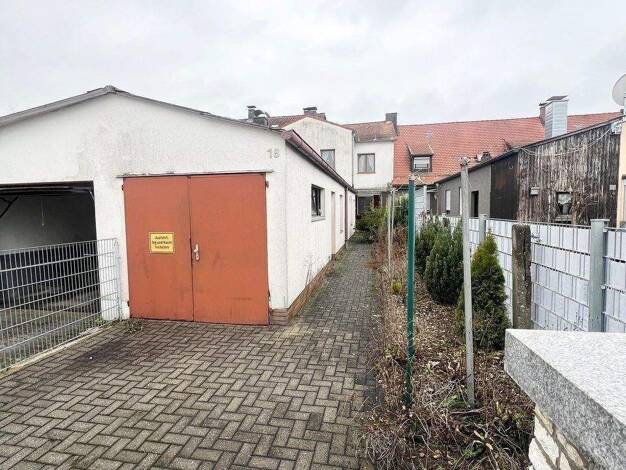 Reihenmittelhaus zum Kauf 138.000 € 4 Zimmer 66,4 m² 151 m² Grundstück frei ab sofort Westliche Bernfurter Straße 18 Neumarkt Neumarkt in der Oberpfalz 92318