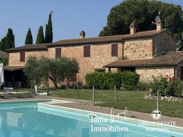 Bauernhaus zum Kauf 720.000 € 14 Zimmer 280 m² 2.000 m² Grundstück Castiglione del Lago 06061