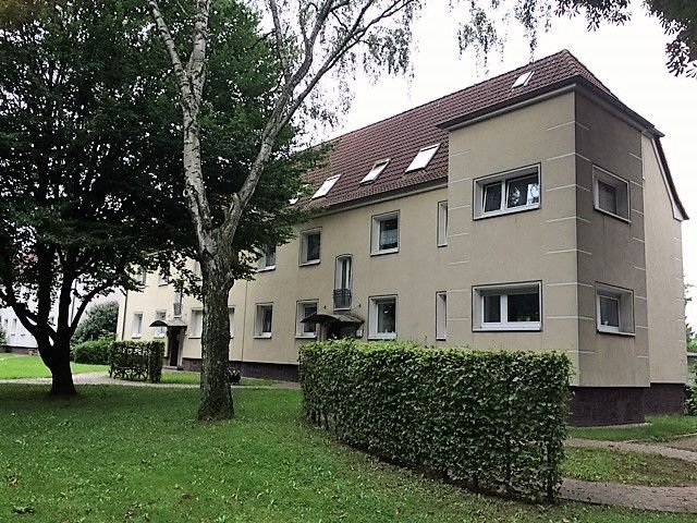 Wohnung zur Miete nur mit Wohnberechtigungsschein 398,24 € 3,5 Zimmer 69,7 m²<br/>Wohnfläche 2.<br/>Geschoss Manfredstraße 31 Vierlinden Duisburg 47178