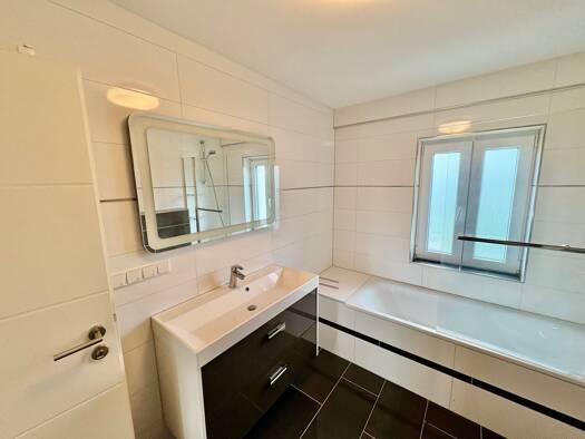 Reihenmittelhaus zum Kauf 5 Zimmer 132 m² 275 m² Grundstück frei ab sofort Mögeldorf Östliche Außenstadt 90480