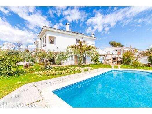Villa zum Kauf 690.000 € 5 Zimmer 351 m² 826 m² Grundstück Vilanova i la Geltrú 08800