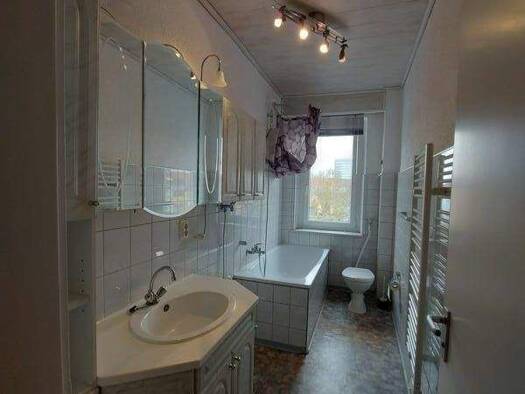 Wohnung zur Miete 520 € 3 Zimmer 76,1 m² 3. Geschoss frei ab 01.02.2026 Innenstadt Schweinfurt 97421