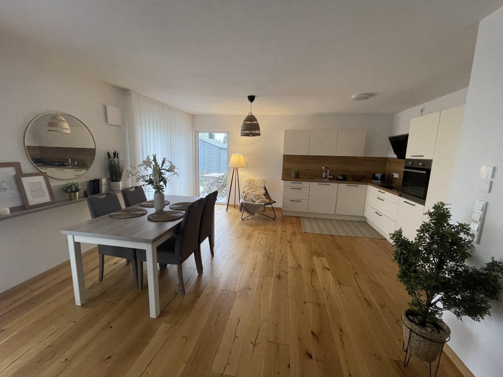 Einfamilienhaus zur Miete 1.504 € 4 Zimmer 143 m²<br/>Wohnfläche 01.01.2025<br/>Verfügbarkeit Hildegard-Von-Bingen-Weg 12 Jedesheim Illertissen 89257