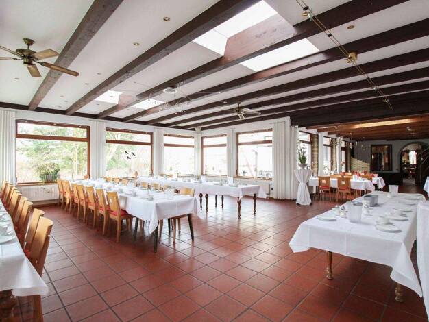 Mehrfamilienhaus zum Kauf als Kapitalanlage geeignet 449.000 € 10 Zimmer 531 m² 4.142,1 m² Grundstück Wilsche Gifhorn 38518