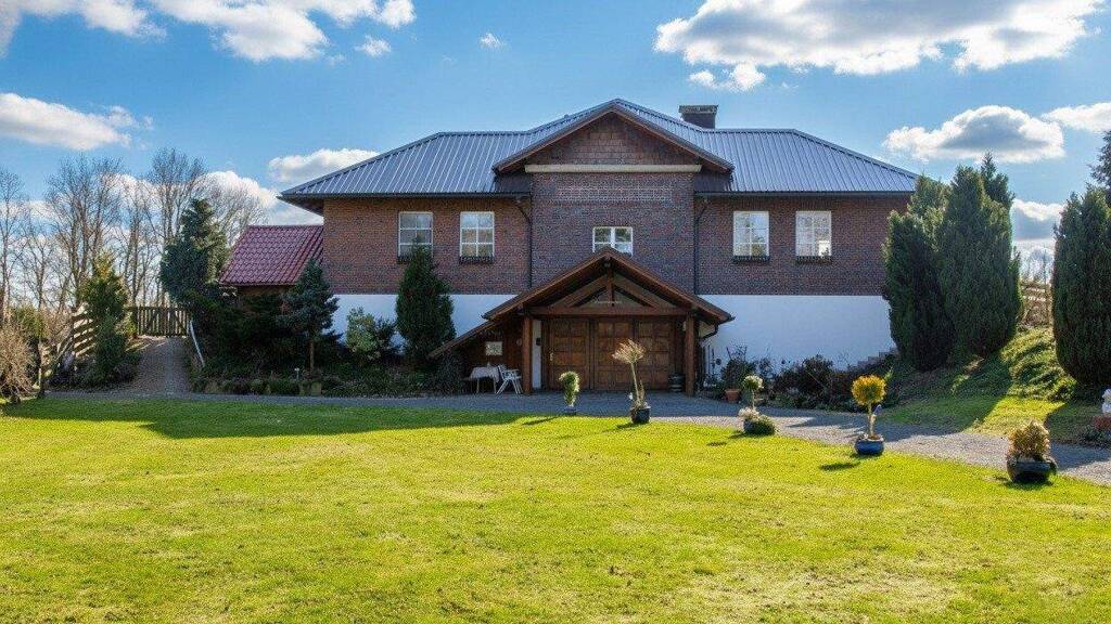 Einfamilienhaus zum Kauf provisionsfrei 770.000 € 6 Zimmer 250 m² 2.600 m² Grundstück Reichenberg 4 Dens Nentershausen 36214