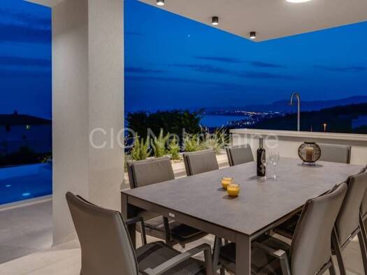 Haus zum Kauf 1.550.000 € 10 Zimmer 300 m² Podstrana