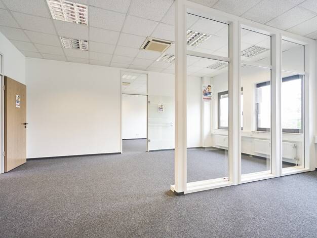 Bürofläche zur Miete 2 € 69,7 m² Bürofläche teilbar ab 13,4 m² Kimplerstraße 278-296 Fischeln Krefeld 47807
