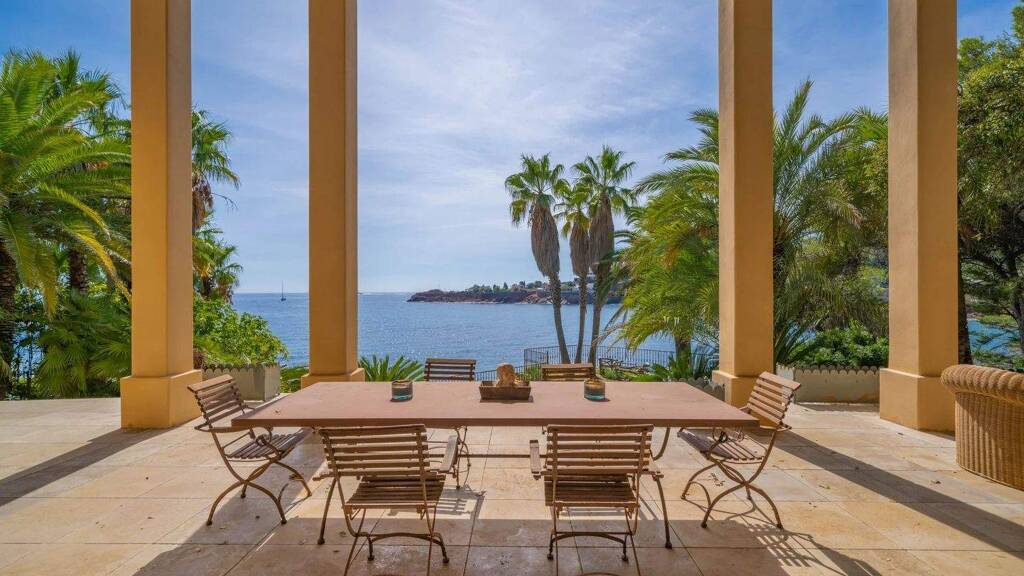 Einfamilienhaus zum Kauf 4.900.000 € 7 Zimmer 250 m² 1.080 m² Grundstück ST RAPHAEL 83530