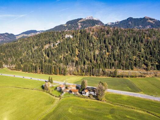 Haus zum Kauf 890.000 € 13 Zimmer 516 m² 1.638 m² Grundstück frei ab sofort Bayrischzell 83735