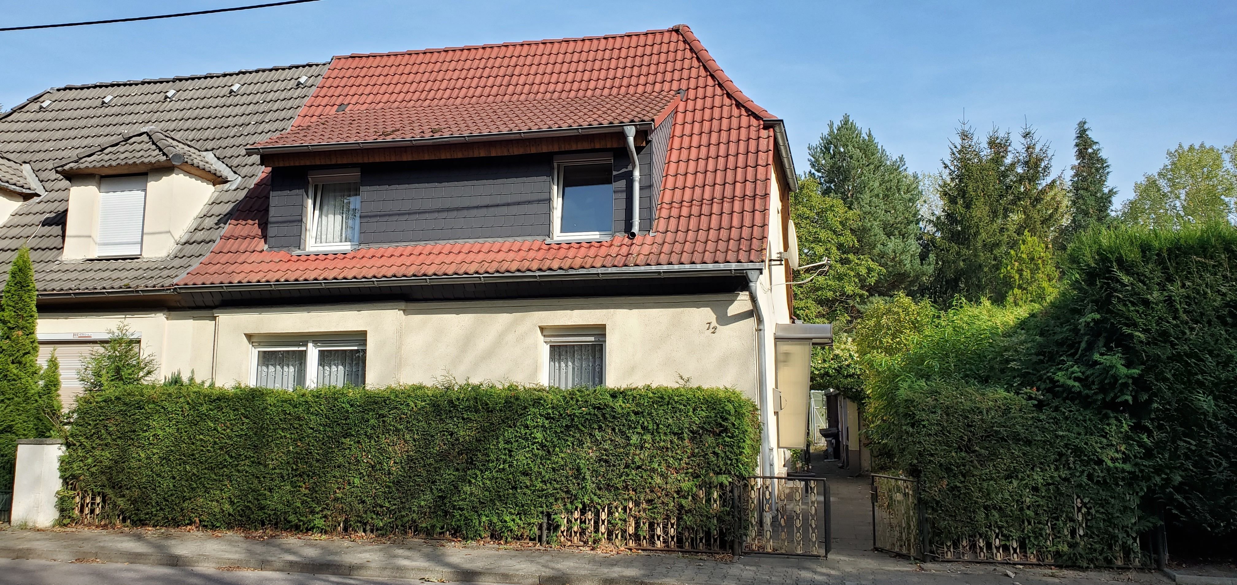 Doppelhaushälfte zum Kauf 99.500 € 3,5 Zimmer 90 m²<br/>Wohnfläche 402 m²<br/>Grundstück ab sofort<br/>Verfügbarkeit Glück-Auf-Straße 72 Lobstädt Neukieritzsch 04575