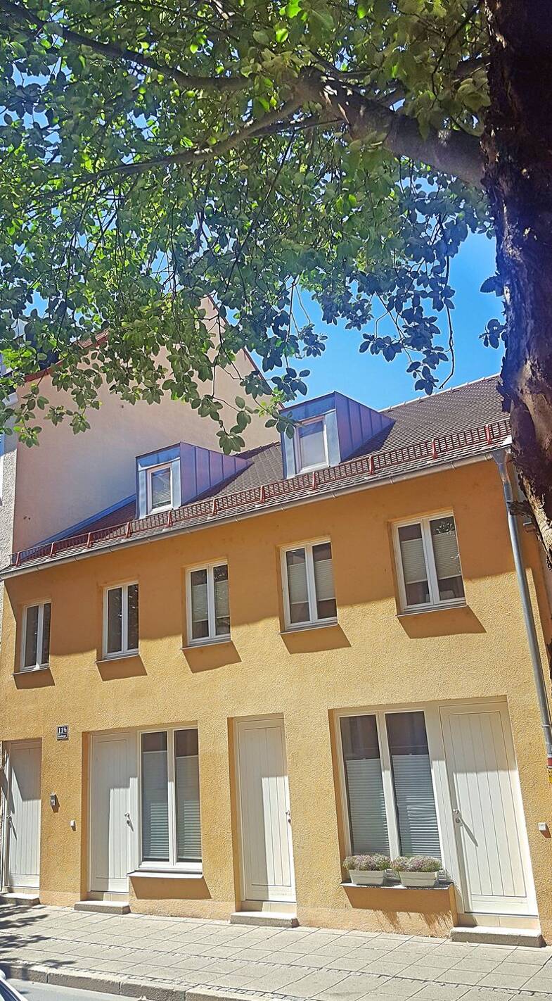 Mehrfamilienhaus zum Kauf als Kapitalanlage geeignet 719.999 € 7 Zimmer 174 m² 107 m² Grundstück Altstadt - Südwest Ingolstadt 85049