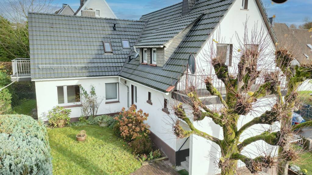 Haus zum Kauf 320.000 € 7 Zimmer 153 m² 827 m² Grundstück frei ab sofort Kierspe Dorf Kierspe 58566