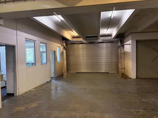 Lagerhalle zur Miete 12.200 € 2.711 m² Lagerfläche teilbar ab 500 m² Göggingen Augsburg 86199