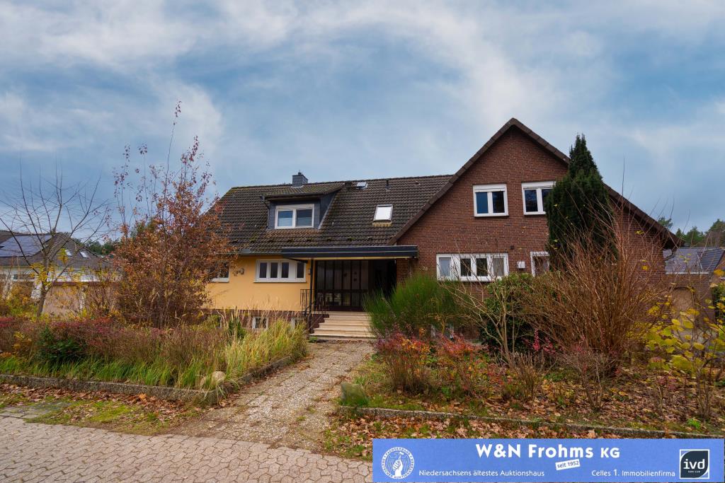 Mehrfamilienhaus zum Kauf 400.000 € 7 Zimmer 254 m²<br/>Wohnfläche 1.712 m²<br/>Grundstück Fuchswinkel 28 Groß Hehlen Celle 29229