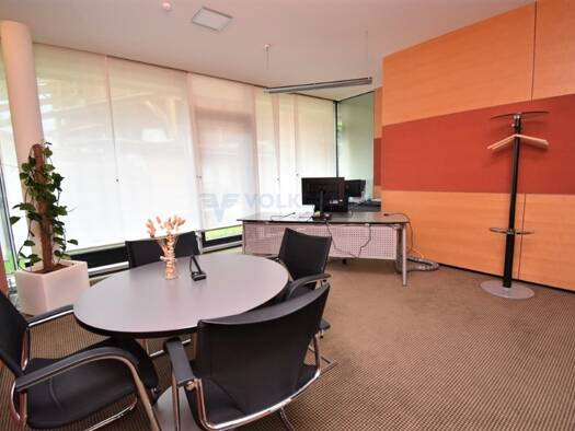 Büro zur Miete 2.469 € 7 Zimmer Walserstraße 37 Mittelberg 6991