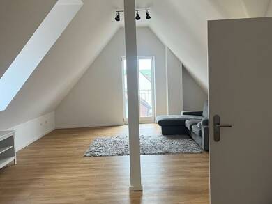 Wohnung zur Miete 670 € 2 Zimmer 82 m² Dachgeschoss, 3. Geschoss Zehentgasse 1 Volkach Volkach 97332