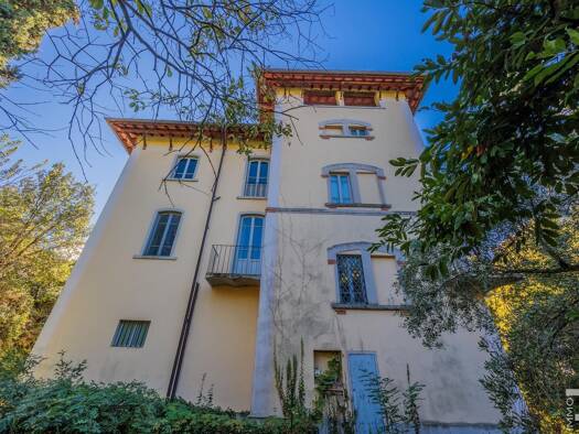 Villa zum Kauf 690.000 € 10 Zimmer 900 m² 5.000 m² Grundstück frei ab sofort Arezzo