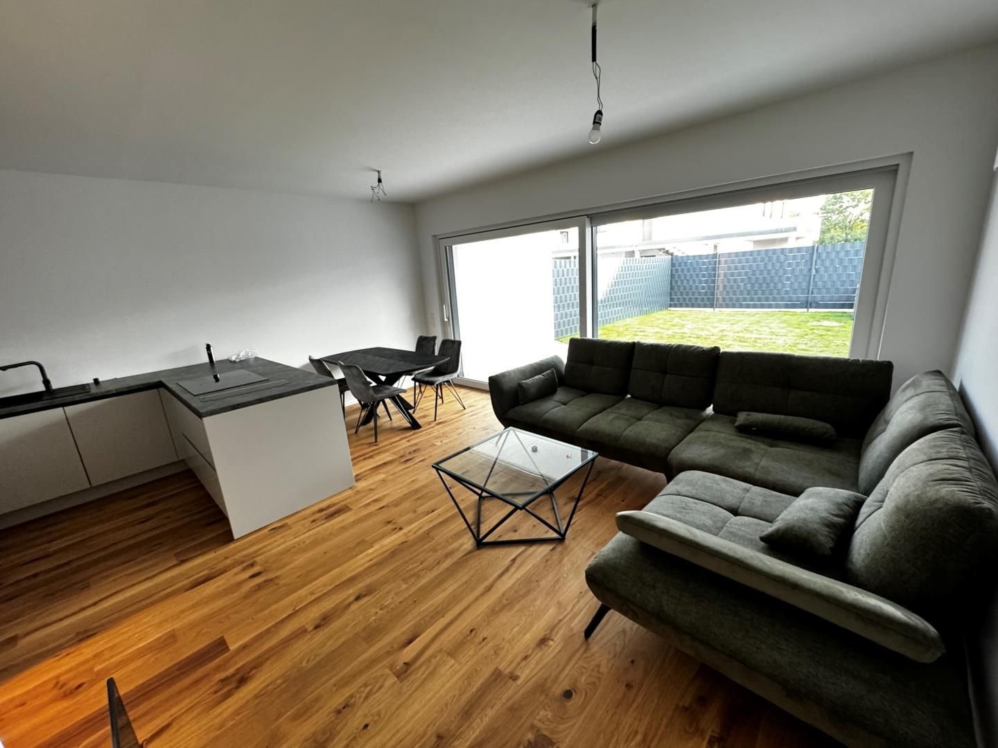 Reihenmittelhaus zur Miete 1.990 € 5 Zimmer 102,8 m²<br/>Wohnfläche 271,4 m²<br/>Grundstück Hörsching 4063