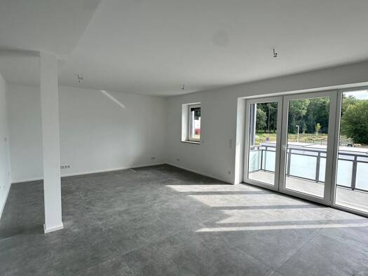 Wohnung zur Miete 829 € 3 Zimmer 80,5 m² 1. Geschoss frei ab sofort Marienstraße 47 Glauchau 08371