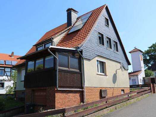 Einfamilienhaus zum Kauf provisionsfrei 150.000 € 6 Zimmer 124 m² 600 m² Grundstück frei ab sofort Hofgarten 1 Lembach Homberg 34576