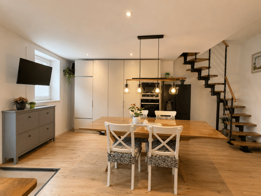 Mehrfamilienhaus zum Kauf 590.000 € 11 Zimmer 208 m² 148 m² Grundstück Hettstadt 97265