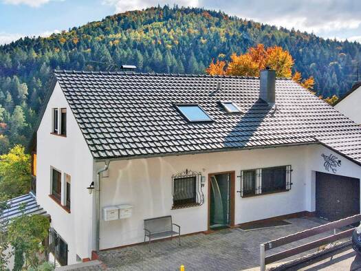Mehrfamilienhaus zum Kauf 549.000 € 10 Zimmer 305 m² 887 m² Grundstück Unterreichenbach 75399