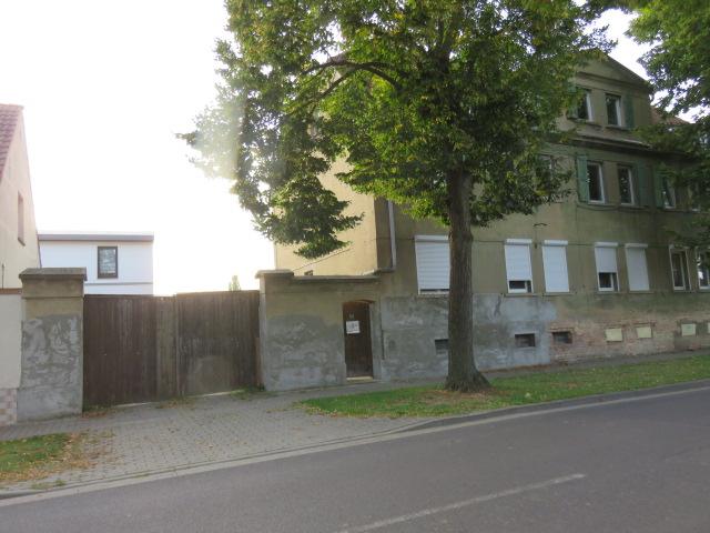 Mehrfamilienhaus zum Kauf 102.000 € 12 Zimmer 300 m²<br/>Wohnfläche 1.300 m²<br/>Grundstück ab sofort<br/>Verfügbarkeit Glöthe Staßfurt / OT Glöthe 39443