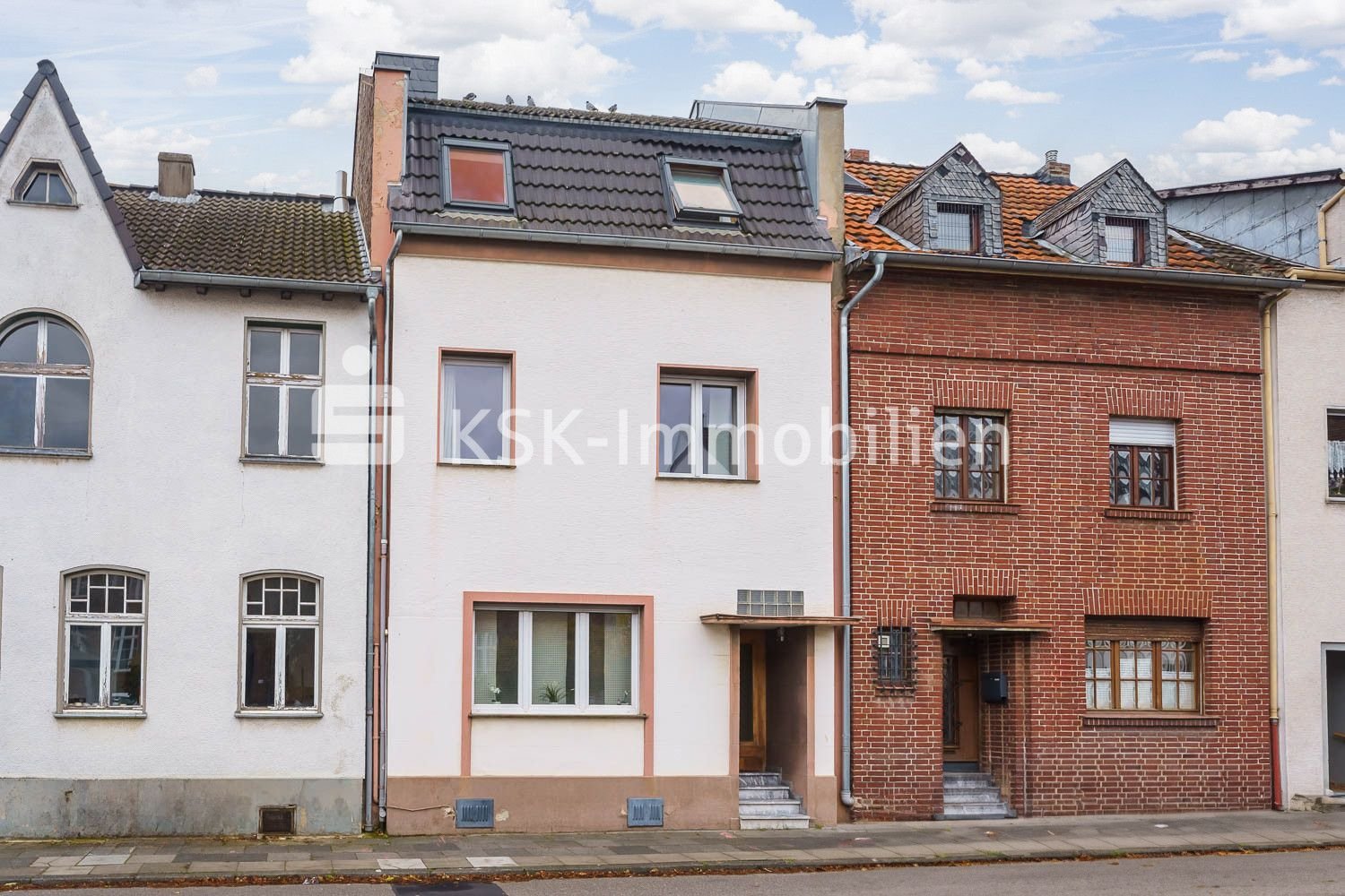 Reihenmittelhaus zum Kauf 289.000 € 6 Zimmer 150 m²<br/>Wohnfläche 114 m²<br/>Grundstück Euskirchen Euskirchen 53879