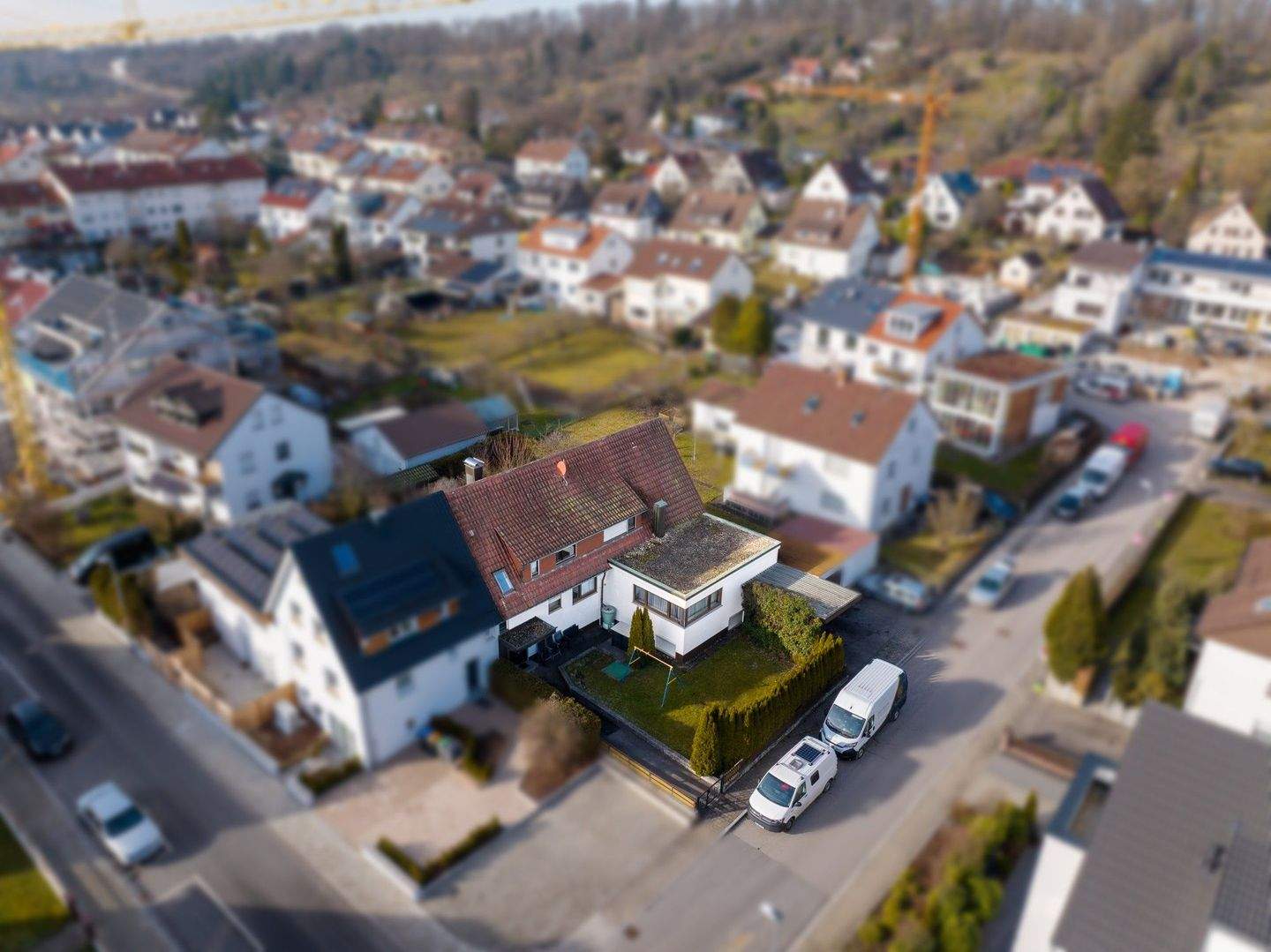 Immobilie in Schönaich - Zweifamilienhaus mit viel Platz - Bild 1