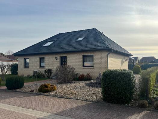 Einfamilienhaus zum Kauf 279.000 € 5 Zimmer 160 m² 815 m² Grundstück frei ab sofort Ziegeleiweg Möringen Stendal 39576