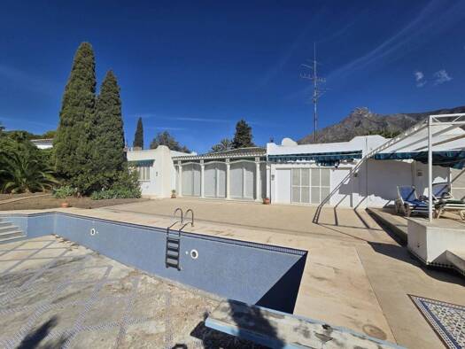 Villa zum Kauf 3.200.000 € 6 Zimmer 450 m² 3.901 m² Grundstück Luque 14880