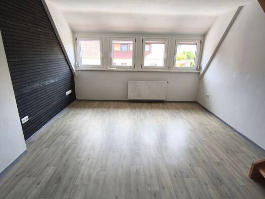 Maisonette zur Miete 1.050 € 4 Zimmer 85 m² Geschoss 1/1 frei ab sofort An der Rampe 3 Raindorf Veitsbronn 90587