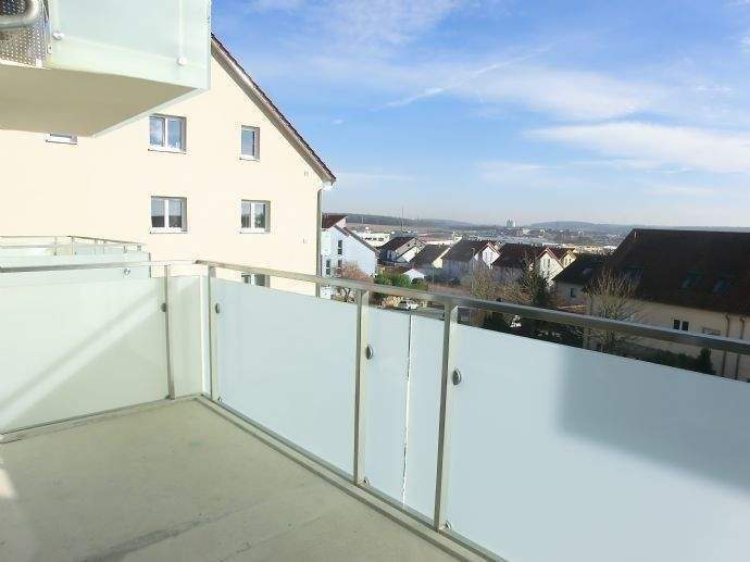 2-Zi. ETW mit EBK, Balkon u. TG-Stellplatz (behindertengerecht)