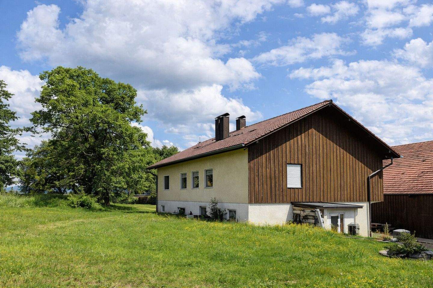 Immobilie in Windorf - Großzügiges landwirtschaftliches Anwesen mit ca. 53.000 m² Grund - Wohnen &  Landwirtschaft! - Bild 3