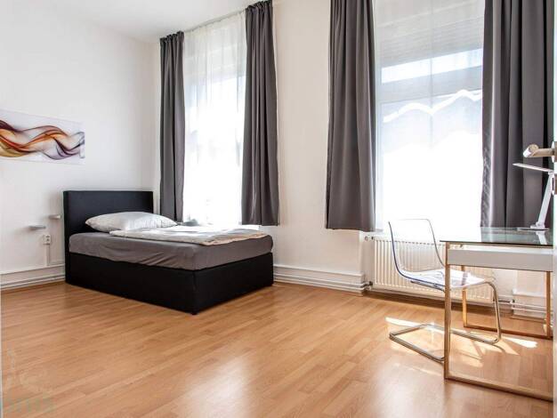 WG-Zimmer zur Miete Wohnen auf Zeit 550 € 12 m² 3. Geschoss frei ab 31.08.2025 Offenbacher Landstraße 00 Oberrad Frankfurt am Main 60599