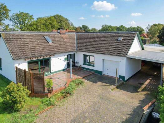 Einfamilienhaus zum Kauf 234.000 € 3 Zimmer 104 m² 1.691 m² Grundstück Bagband Großefehn 26629