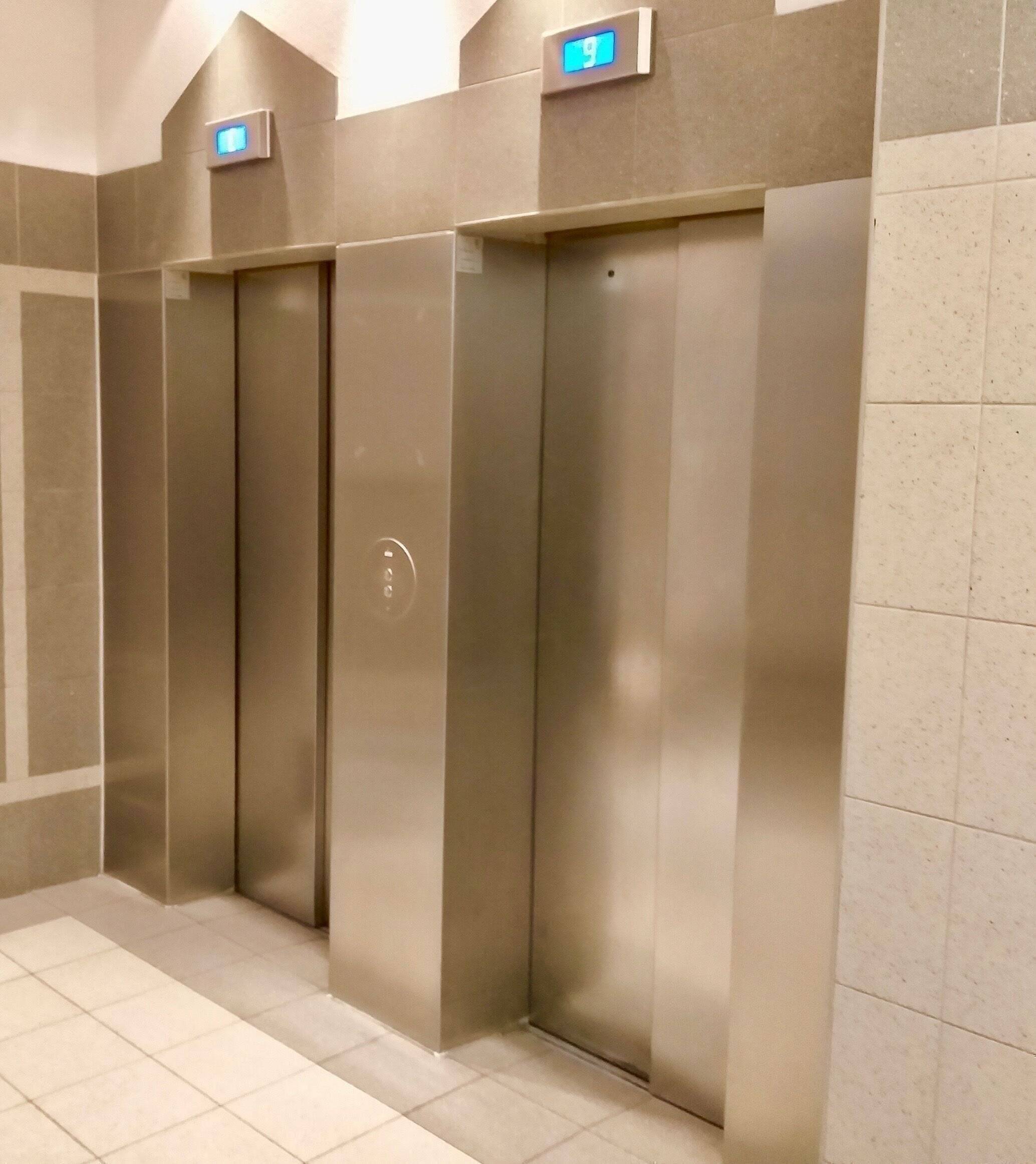 WEITBLICK Luxuswohnung - 2 Balkone - 2 CHICE Bäder - Whirlpool - mitten auf der legendären REEPERBAHN - aussergewöhnlich + besonders – Hamburg – Vorschaubild 24