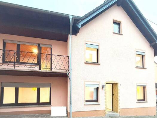 Einfamilienhaus zum Kauf 199.900 € 6 Zimmer 120 m² 214 m² Grundstück frei ab sofort Kirchstraße 3 Großlittgen 54534