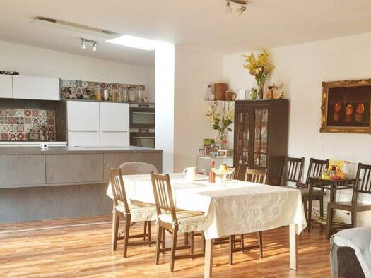 Haus zum Kauf 300.000 € 1.499 m² Grundstück Riegersburg 2092